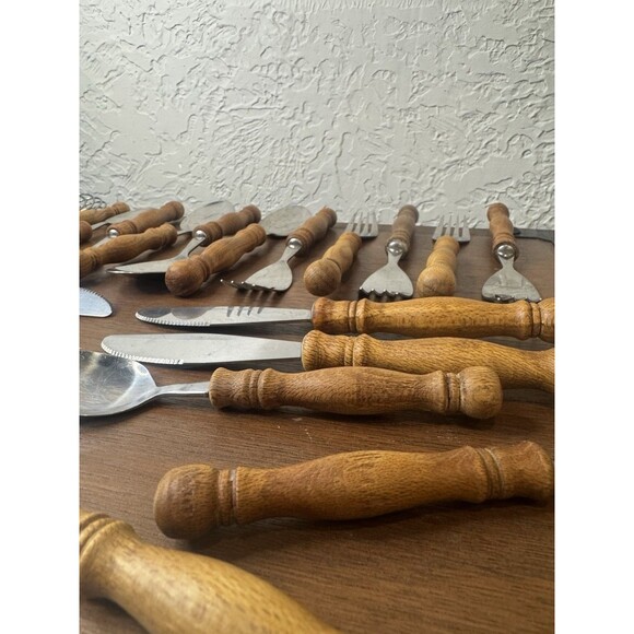 Old Homestead 22 Pc Flatware Set Wooden Handle MCM Stainless Taiwan Cutlery - Picture 11 of 11